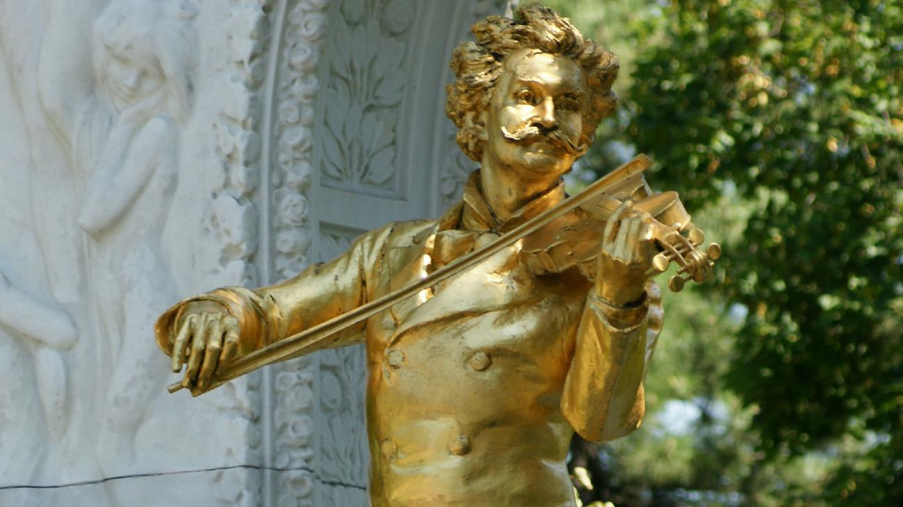 Le monument Johann Strauss (fils) d'Edmund Hellmer de 1921, dans le Stadtpark de Vienne