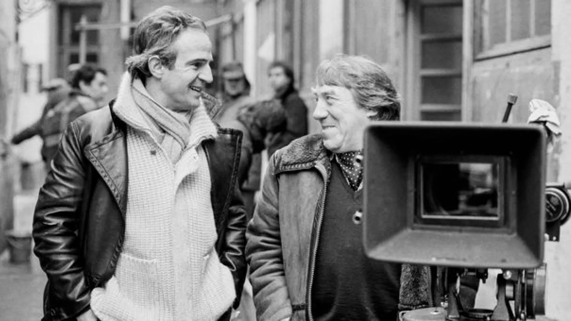 Le réalisateur François Truffaut et le compositeur Georges Delerue sur le tournage du film 'Le dernier métro' en octobre 1980, à Paris - Photo : Getty - Jacques Prayer